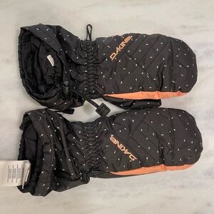 Dakine Ski Gloves for Juniors or Women’s sizes